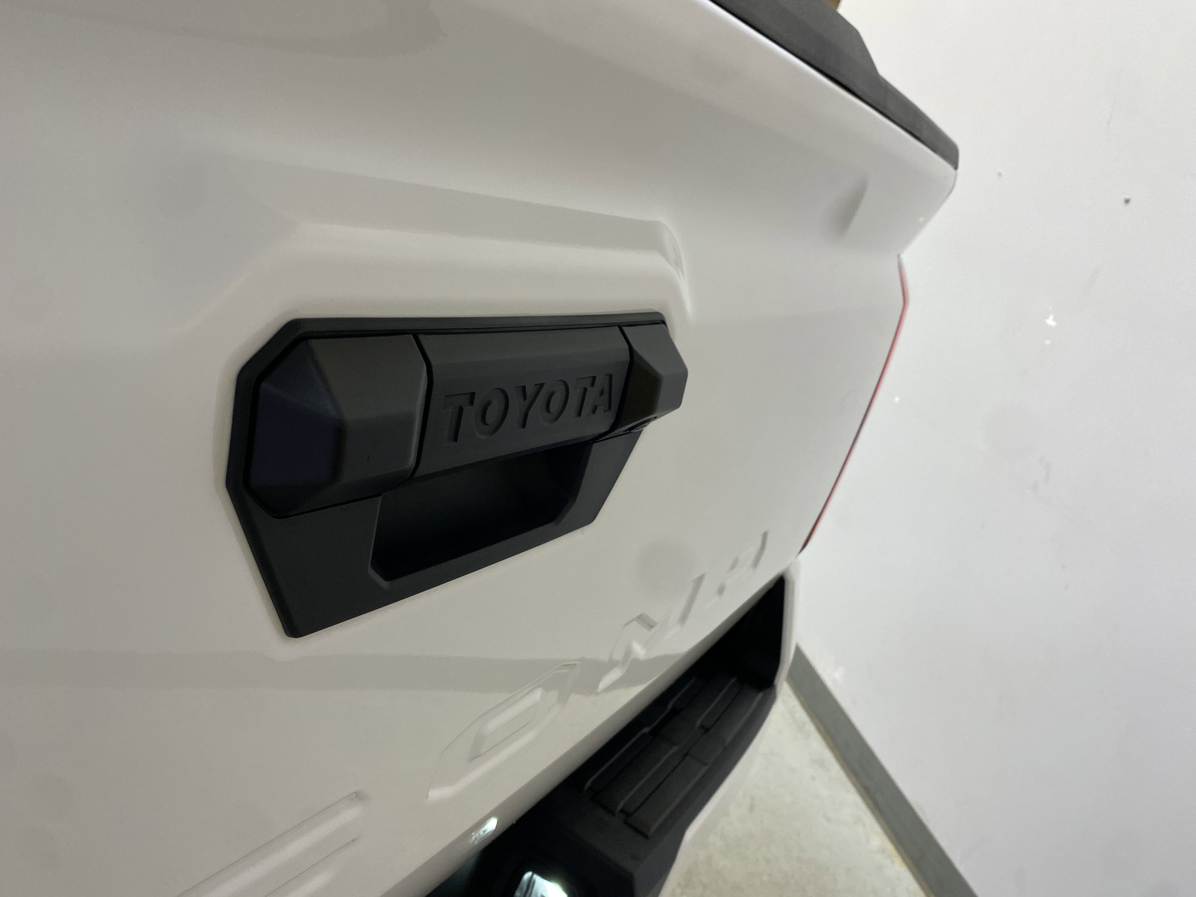 Used 2025 Toyota Tacoma TRD Off-Road image 17