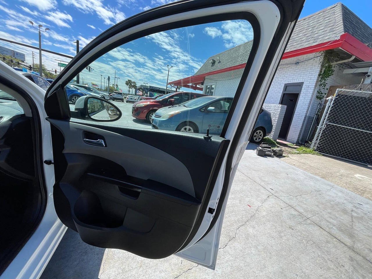 Used 2014 Chevrolet Sonic LT FWD image 9