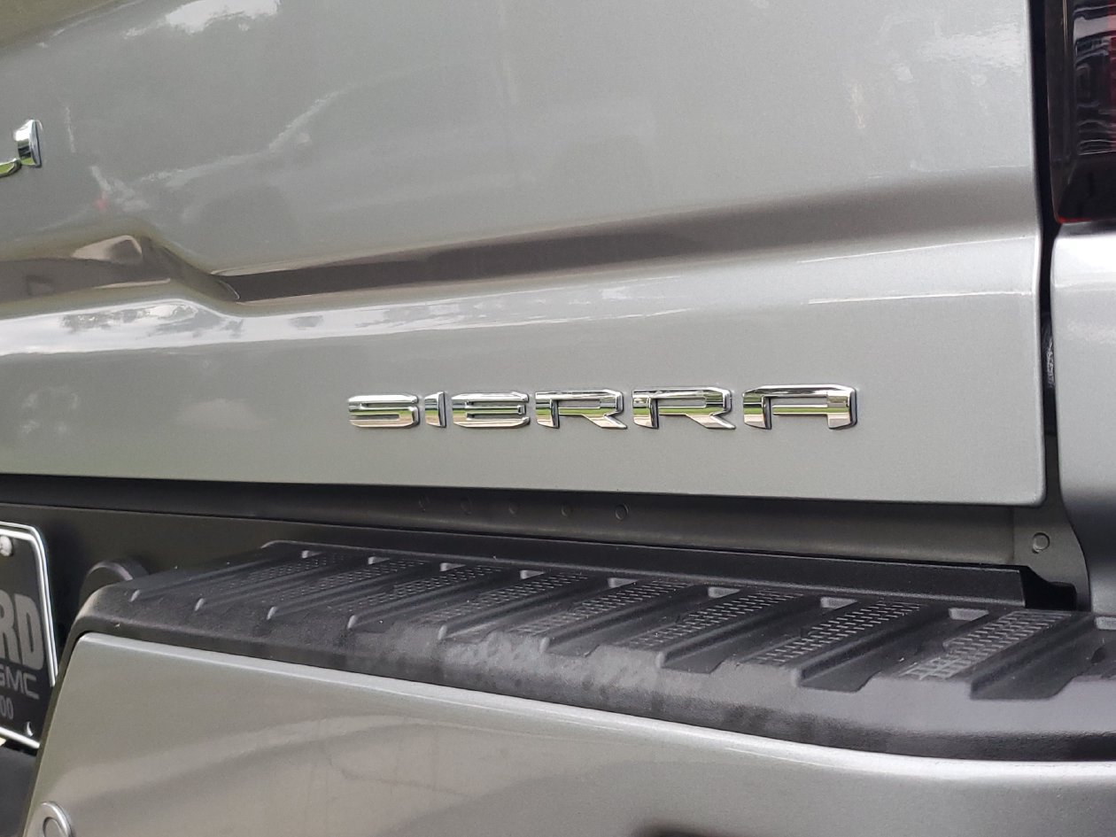 Used 2024 GMC Sierra 2500 Denali Ultimate AWD/4WD image 7