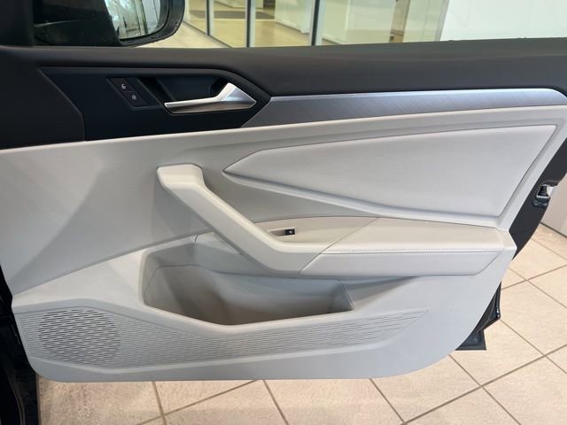 Used 2023 Volkswagen Jetta SE w/ Panoramic Sunroof Package FWD image 22