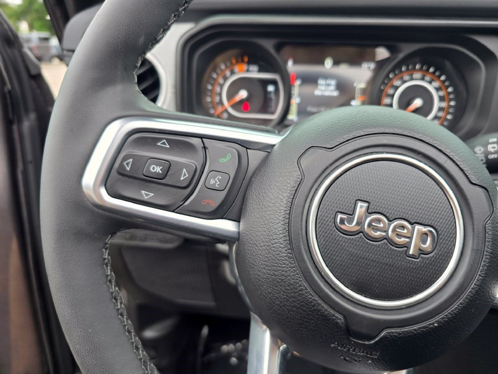 Used 2026 Jeep Wrangler Unlimited Sahara AWD/4WD image 18