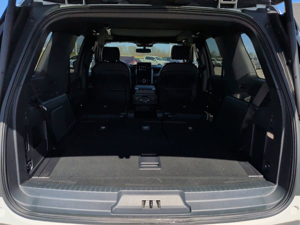 Used 2024 Ford Expedition Platinum image 46