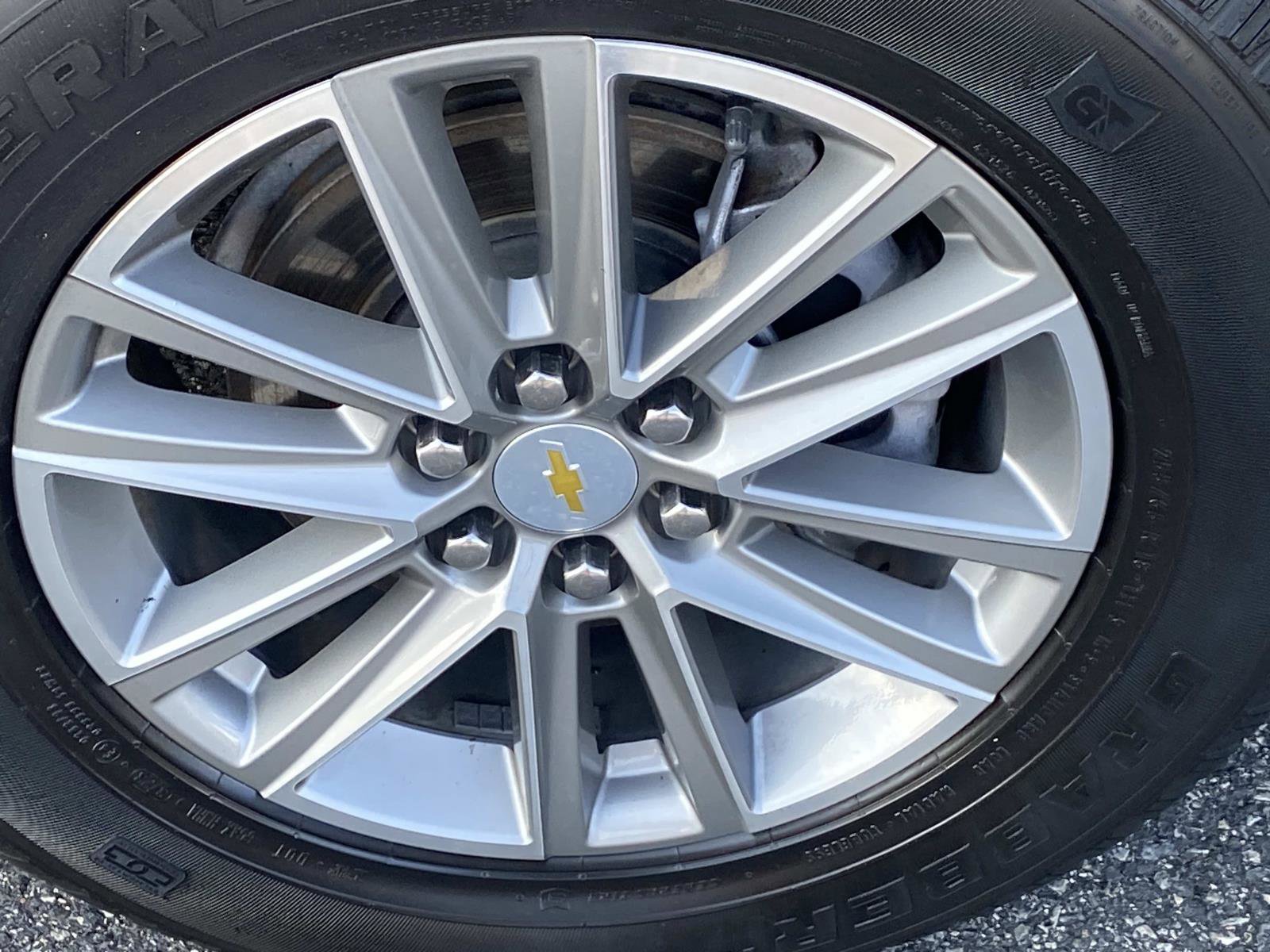 Used 2022 Chevrolet Traverse LT w/ LPO, Floor Liner Package image 25