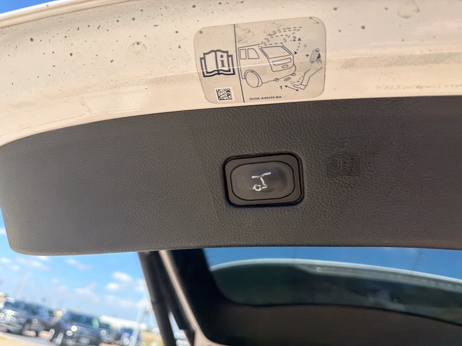 Used 2019 Ford Edge SEL w/ Equipment Group 201A FWD image 12