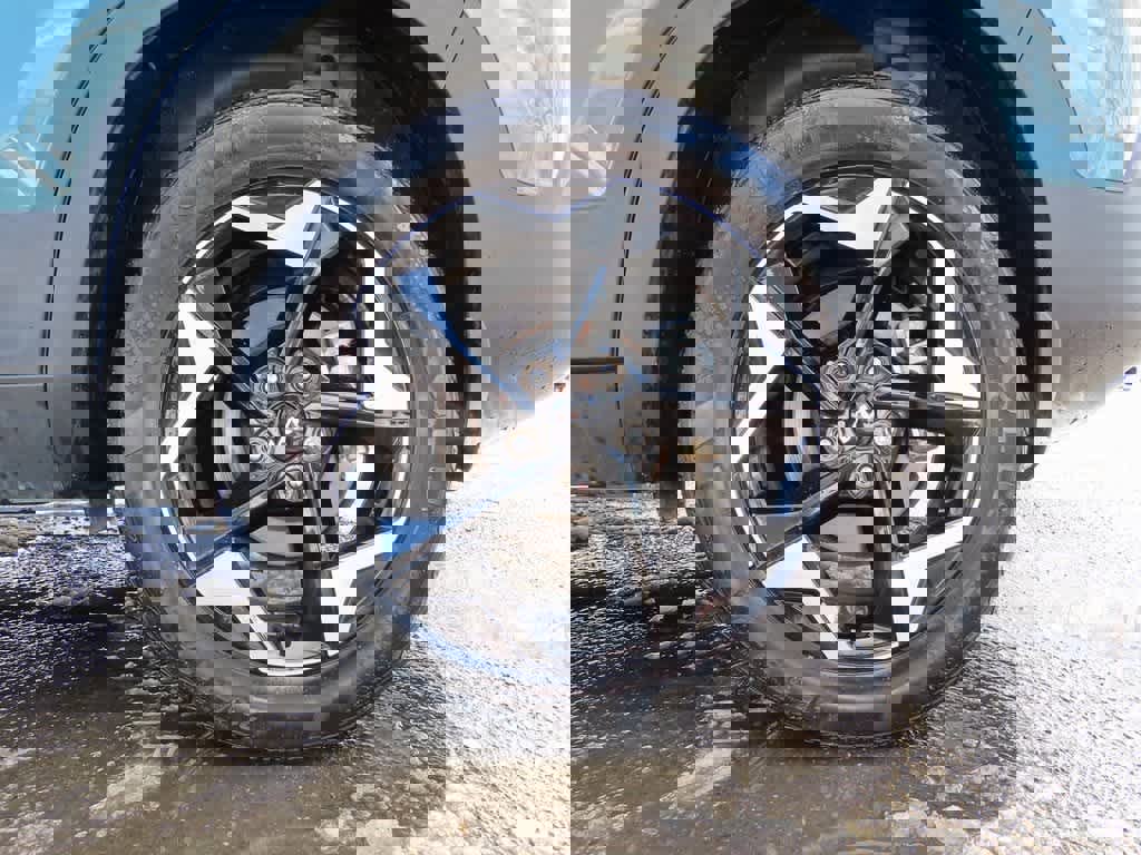 Used 2025 Kia Seltos EX image 9