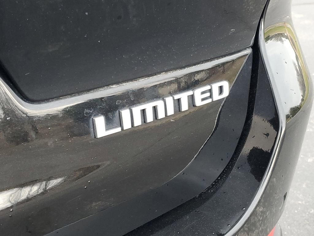 Used 2024 Jeep Grand Cherokee L Limited w/ Luxury Tech Group II image 38