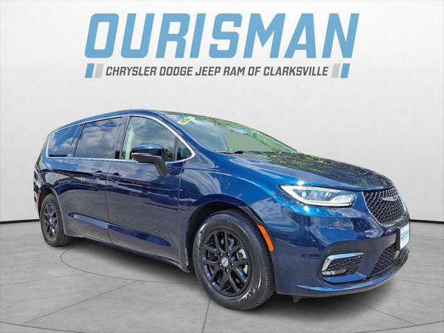 Certified 2023 Chrysler Pacifica Touring-L FWD image 1