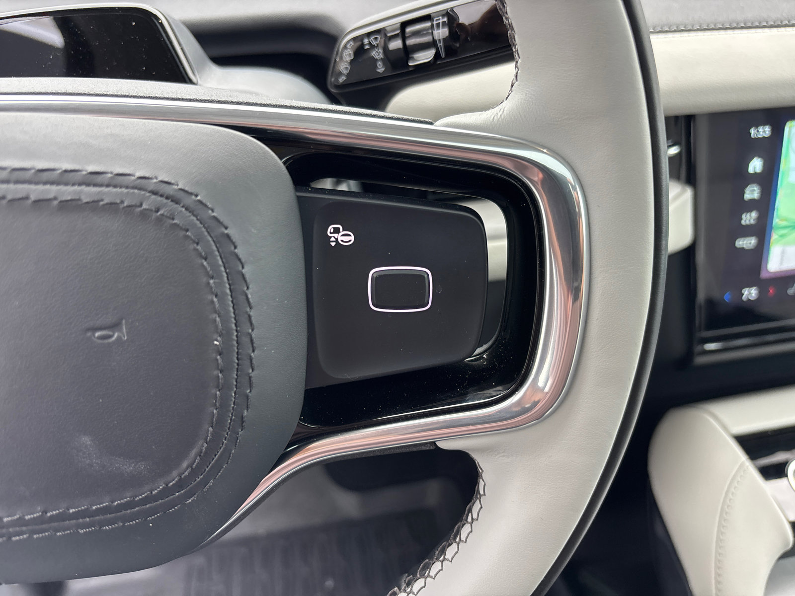 New 2025 Lincoln Navigator L Reserve AWD/4WD image 17