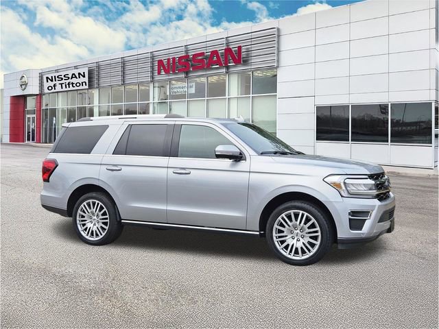 Used 2024 Ford Expedition Limited image 3