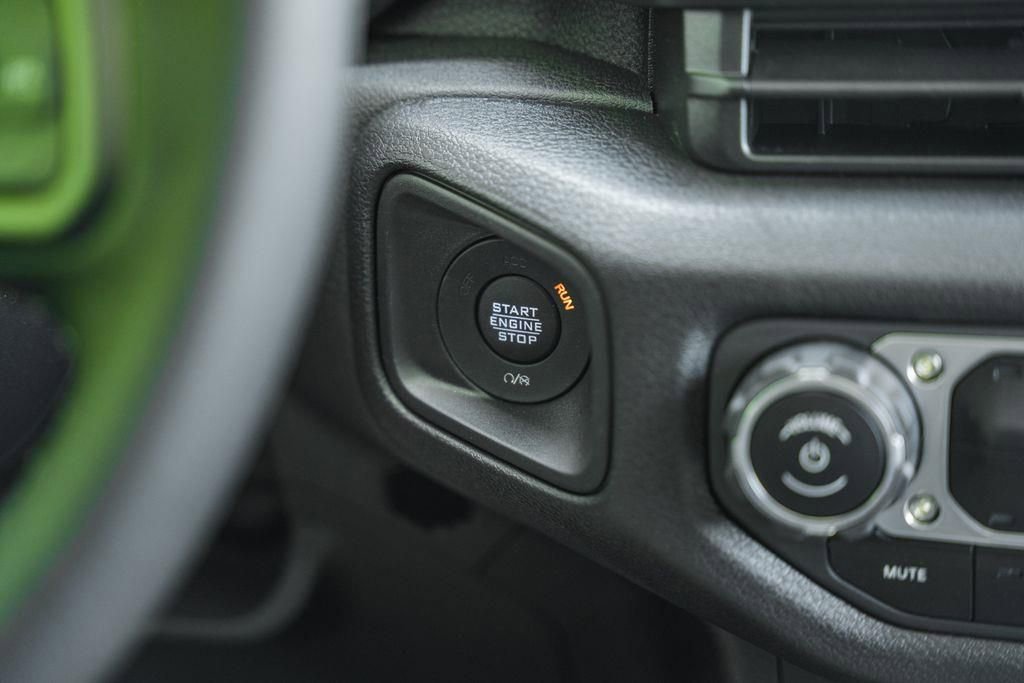 New 2025 Jeep Gladiator Sport AWD/4WD image 26