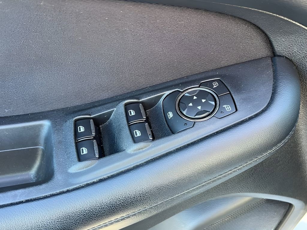 Used 2017 Ford Edge SE image 12