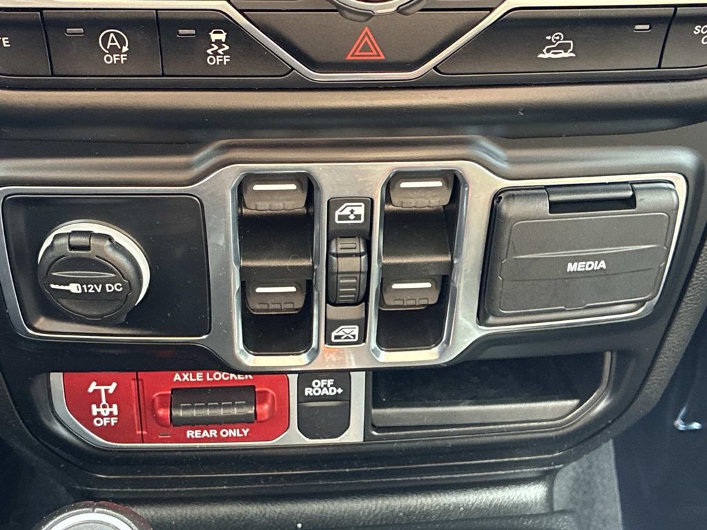 Used 2022 Jeep Gladiator Mojave w/ LED Lighting Group AWD/4WD image 40
