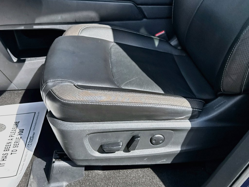 Used 2024 Nissan Pathfinder SL w/ SL Premium Package FWD image 24