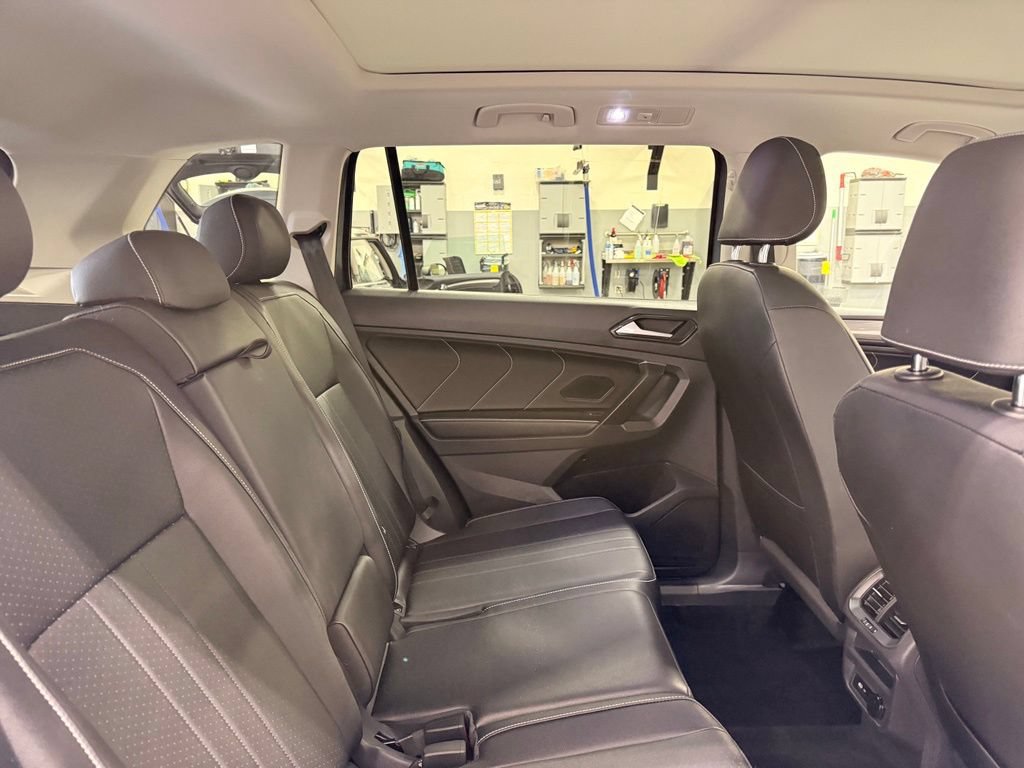 Used 2023 Volkswagen Tiguan SE w/ Panoramic Sunroof Package AWD/4WD image 27