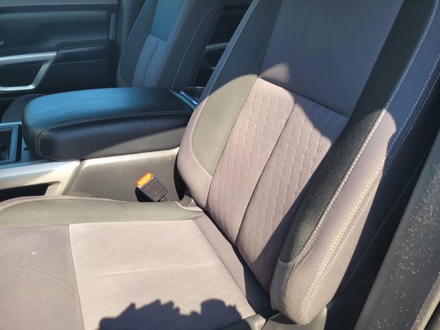 Used 2021 Nissan Titan SV w/ SV Convenience Package AWD/4WD image 13