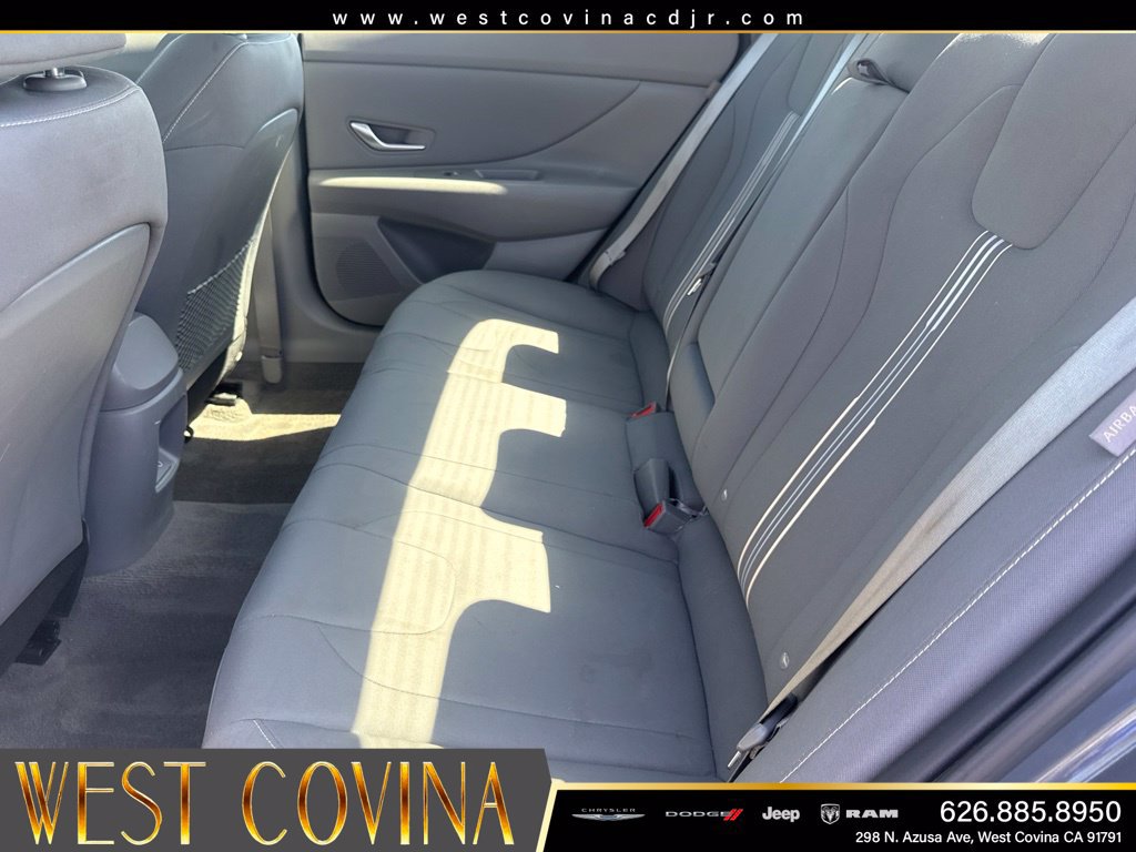 Used 2025 Hyundai Elantra SEL FWD image 25