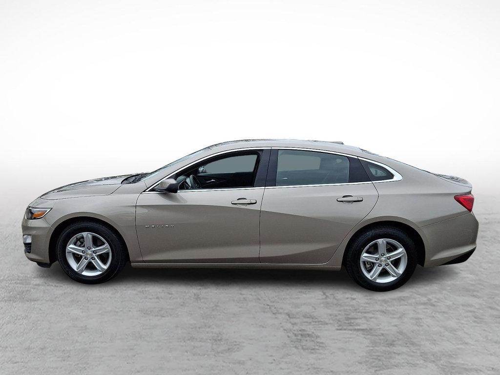 Used 2023 Chevrolet Malibu LT image 2