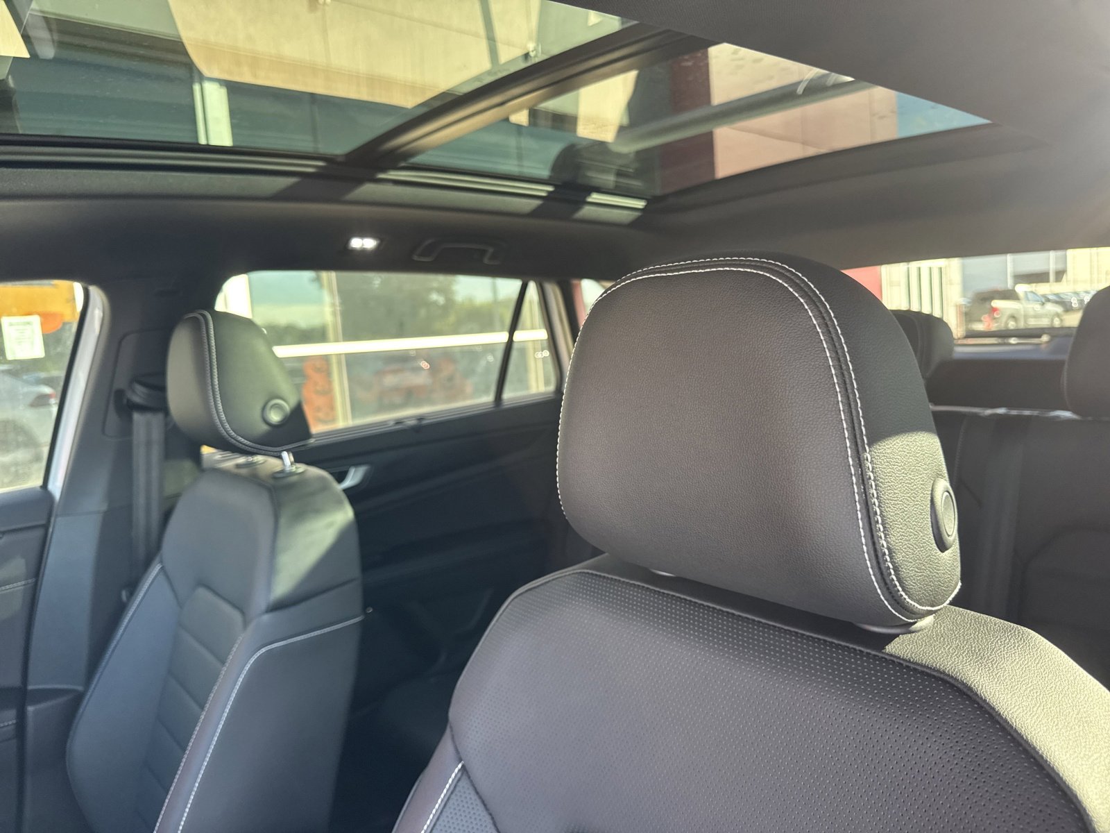 New 2026 Volkswagen Atlas Cross Sport SEL R-Line image 17