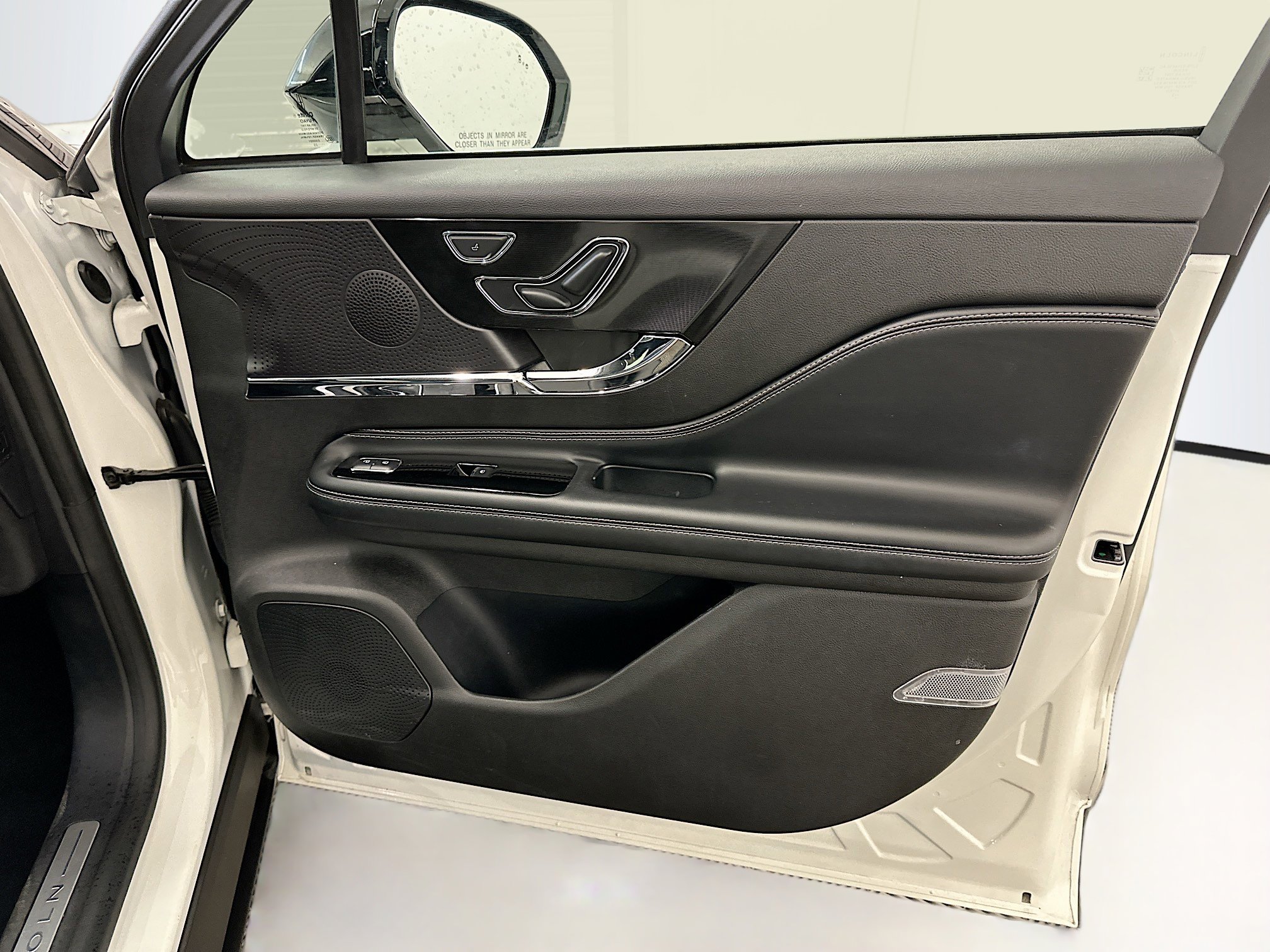 Used 2023 Lincoln Corsair AWD image 34