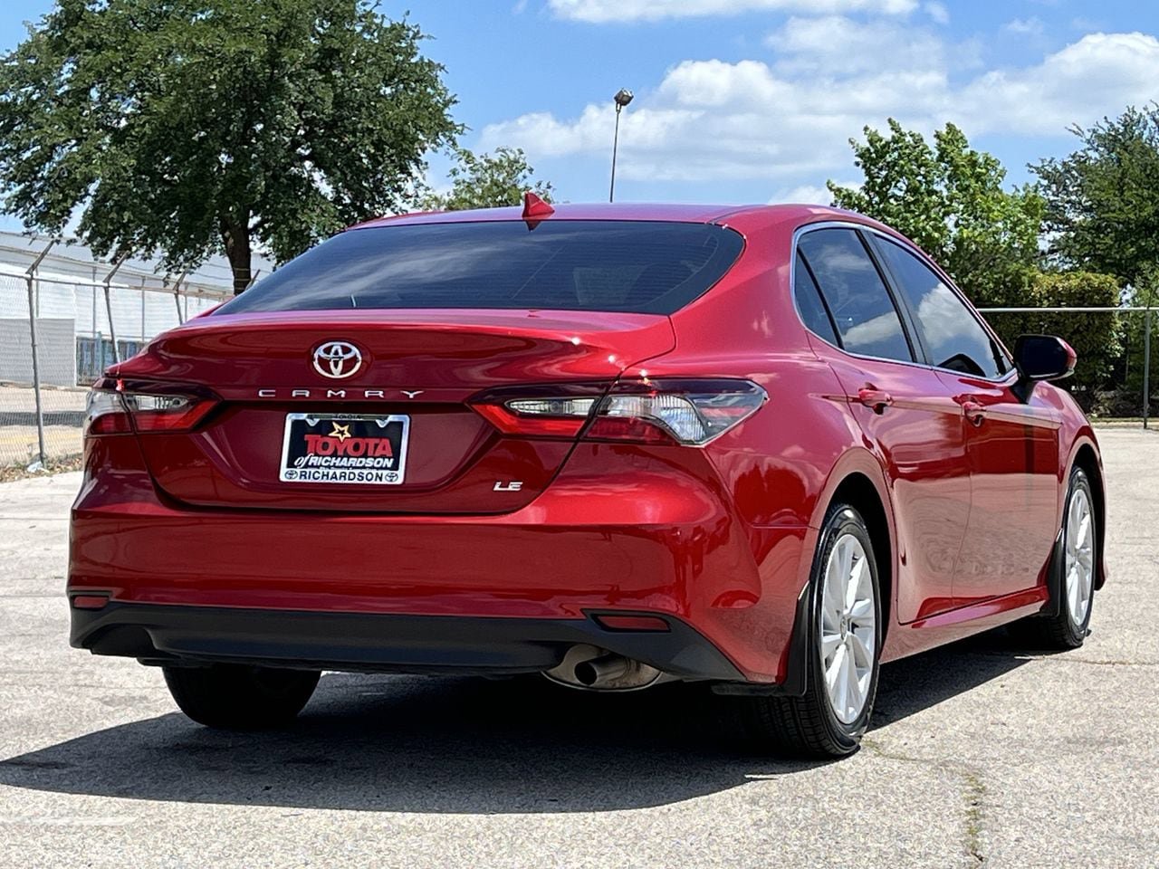 Used 2024 Toyota Camry LE FWD image 4
