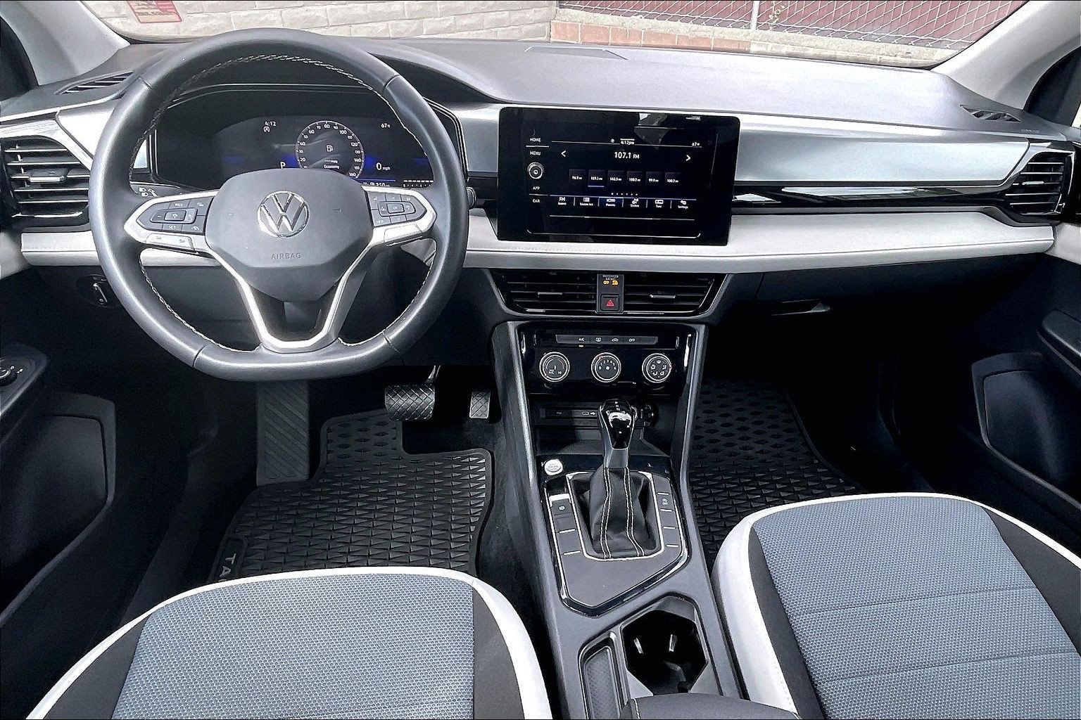 Certified 2025 Volkswagen Taos S FWD image 15