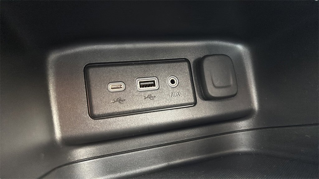 Used 2020 Chevrolet Equinox LT image 30