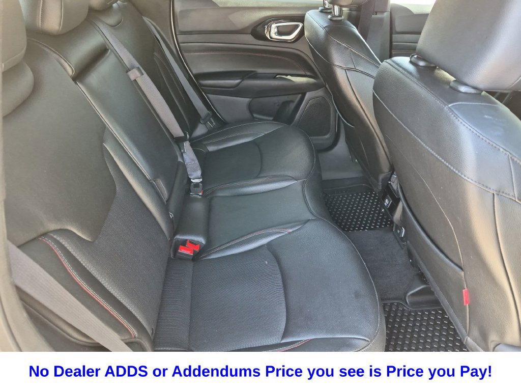 Used 2025 Jeep Compass Trailhawk AWD/4WD image 37