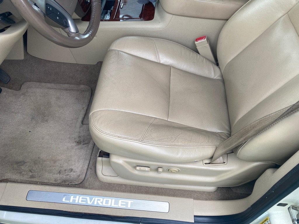Used 2011 Chevrolet Suburban LTZ RWD image 11