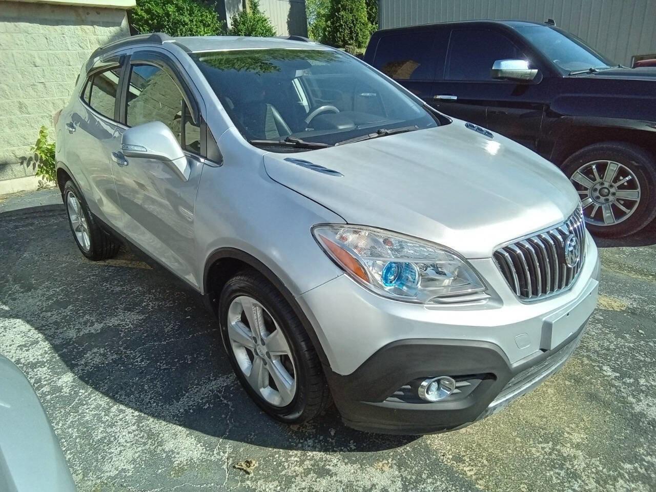 Used 2015 Buick Encore FWD image 2