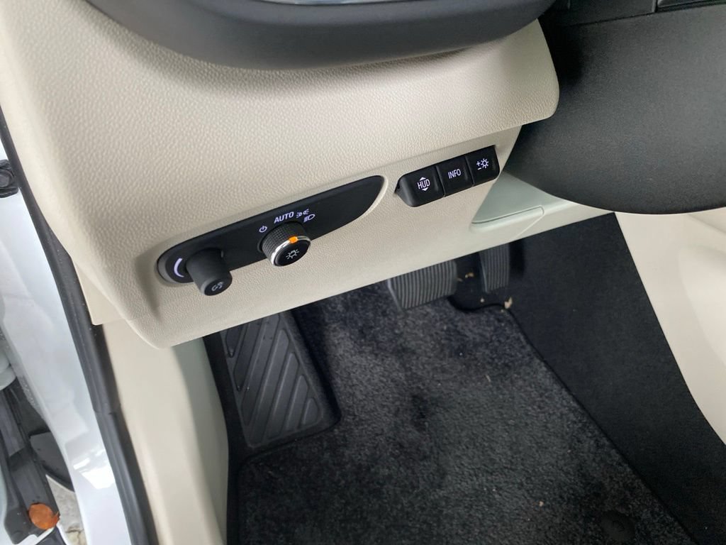 Used 2022 Buick Envision Avenir w/ Technology Package II FWD image 48