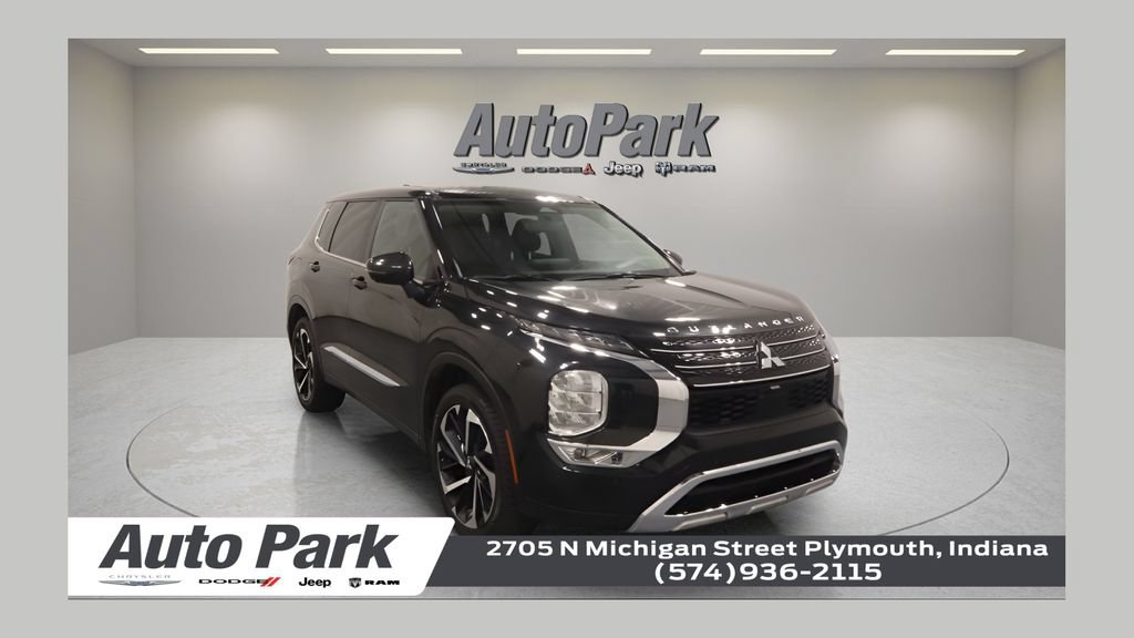 Used 2024 Mitsubishi Outlander SE Black Edition