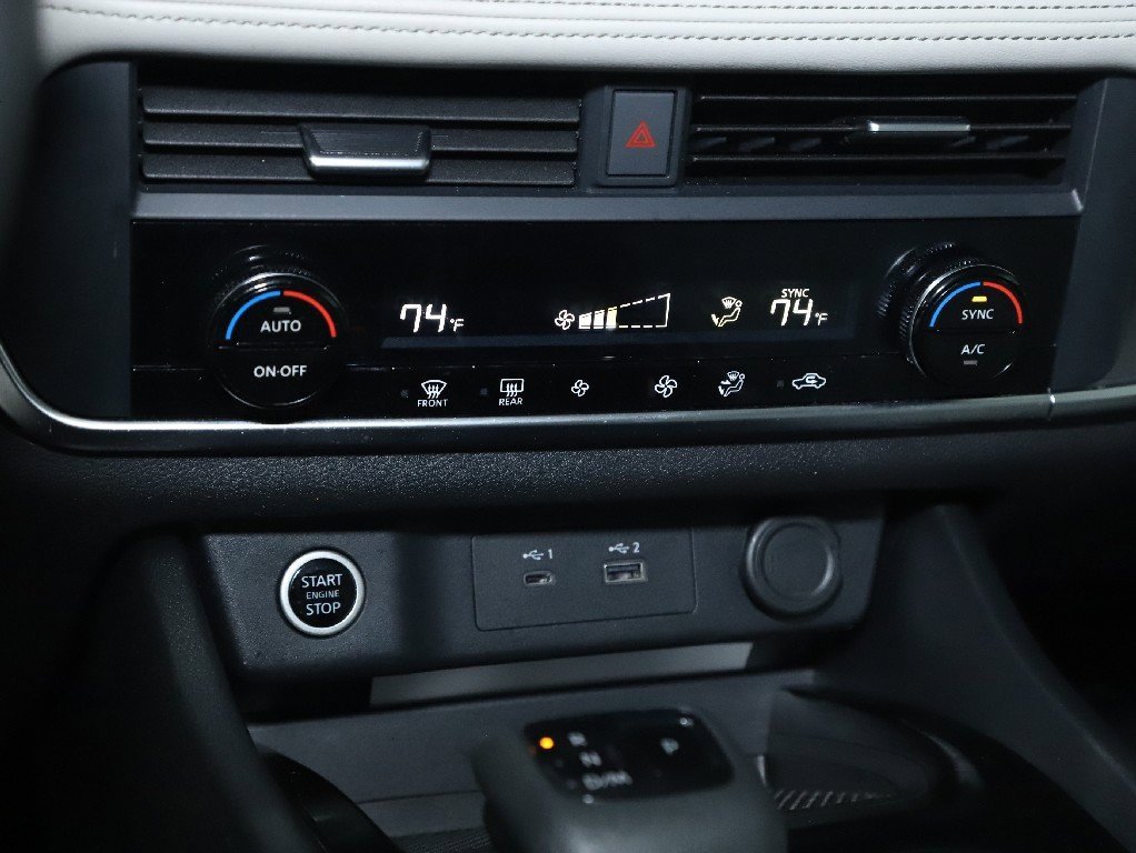 Certified 2023 Nissan Rogue SV image 27