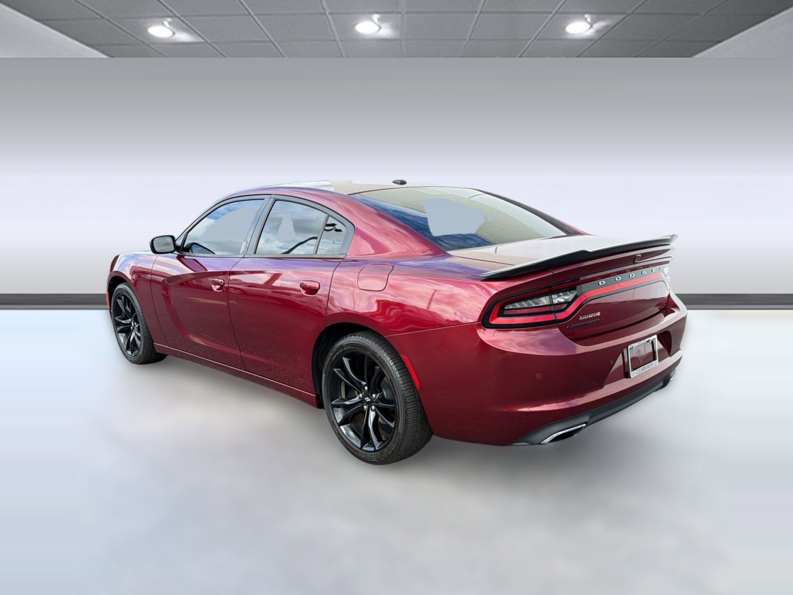 Used 2018 Dodge Charger SXT w/ Blacktop Package RWD image 3