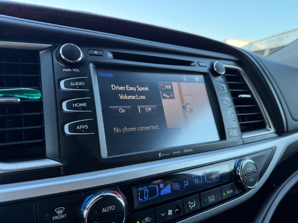 Used 2019 Toyota Highlander SE AWD/4WD image 30
