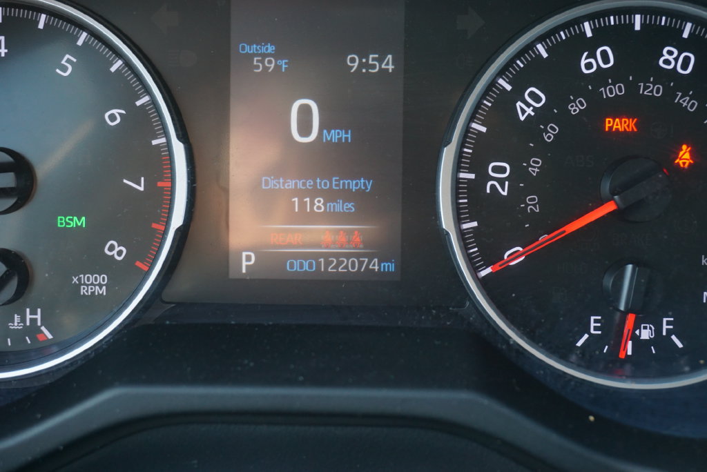 Used 2022 Toyota RAV4 LE AWD/4WD image 25