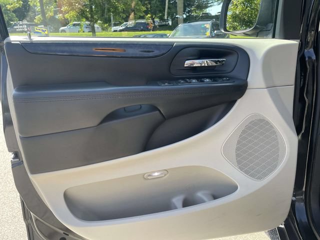 Used 2016 Dodge Grand Caravan SE w/ Quick Order Package 29E SE FWD image 16