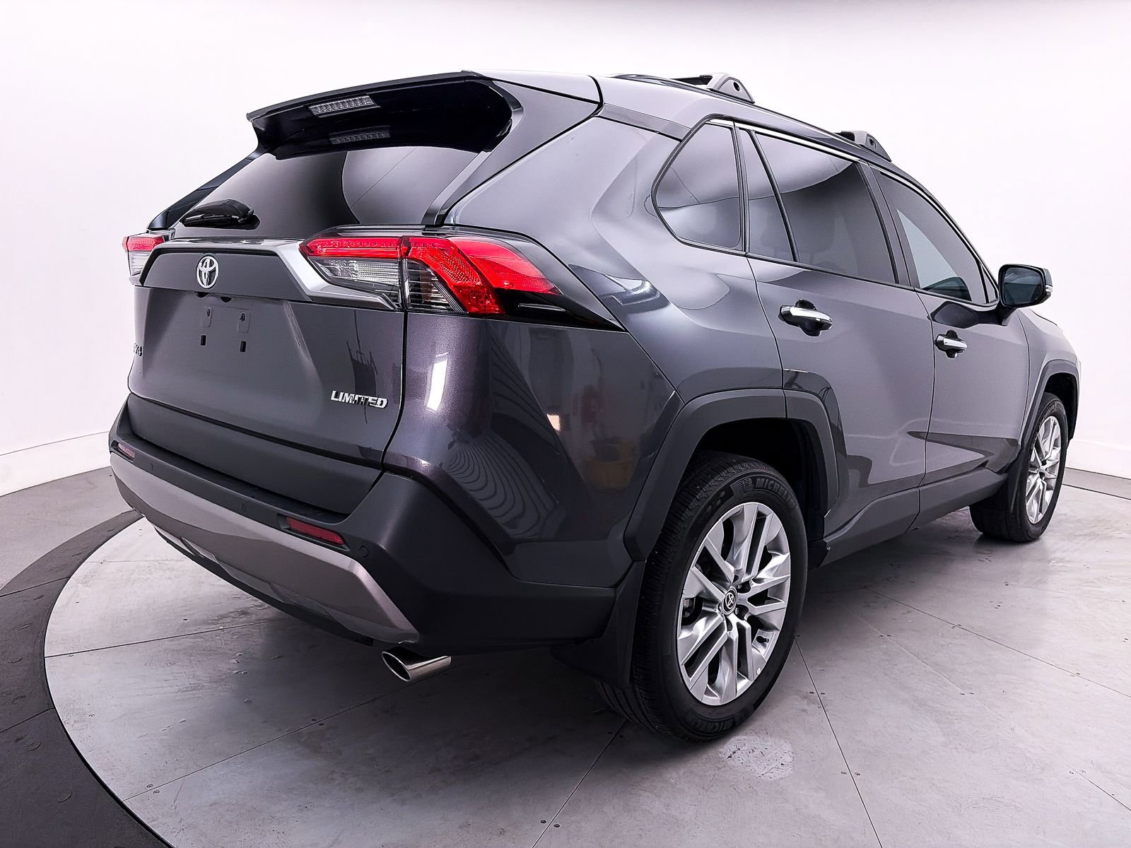 Used 2024 Toyota RAV4 Limited image 15