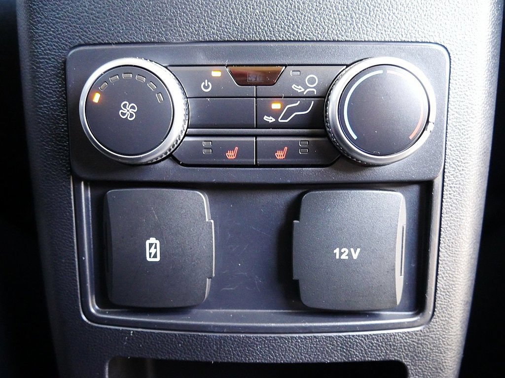 Used 2020 Ford Explorer XLT w/ Equipment Group 202A AWD/4WD image 60