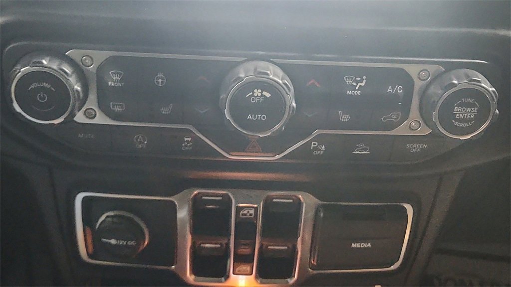 Used 2020 Jeep Gladiator Overland image 23