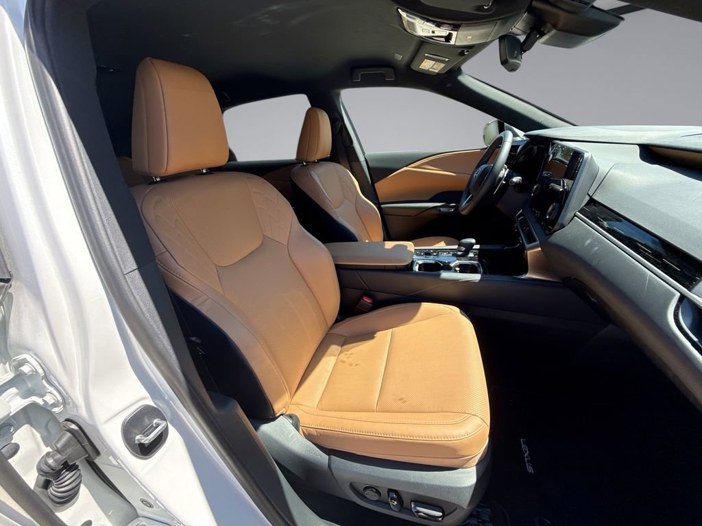 Used 2025 Lexus RX 350 FWD w/ Technology Package image 16