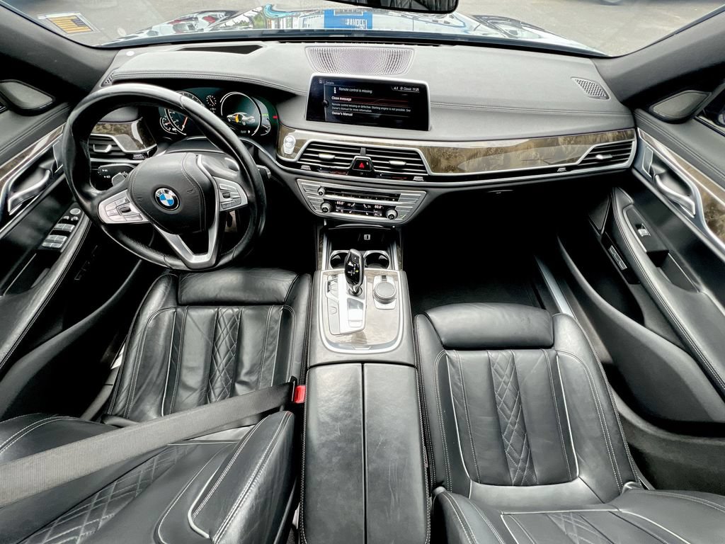 Used 2016 BMW 750i xDrive AWD/4WD image 18