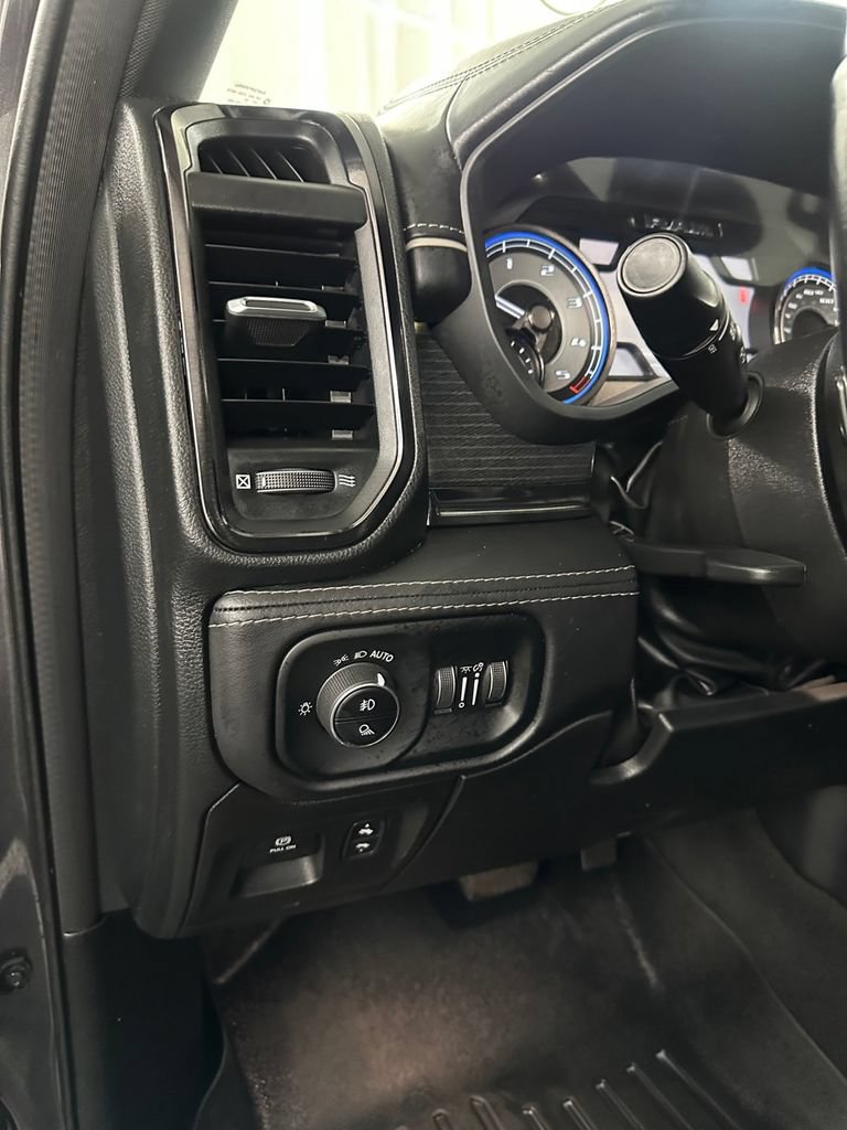 Used 2022 RAM 1500 Limited AWD/4WD image 13