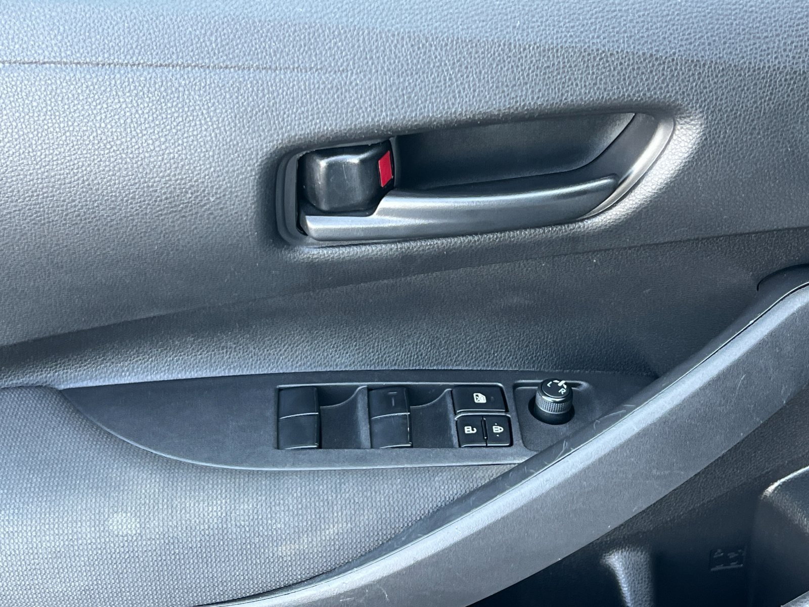 Used 2024 Toyota Corolla LE FWD image 11