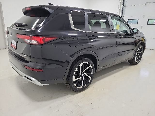 Used 2024 Mitsubishi Outlander SE FWD image 11