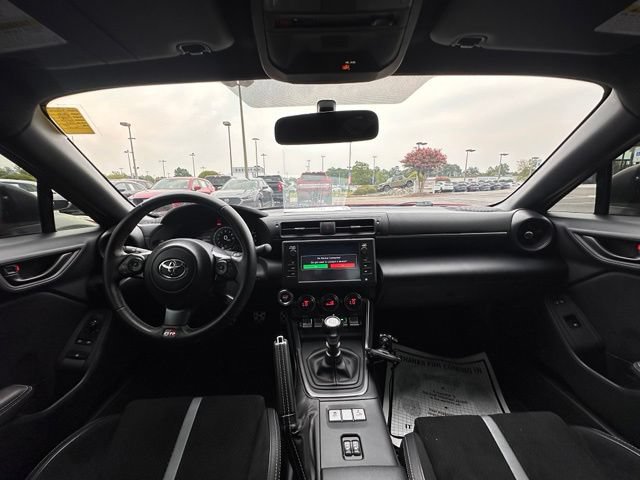 Used 2022 Toyota GR86 Premium w/ ALL Weather Mat Package (TMS) RWD image 2