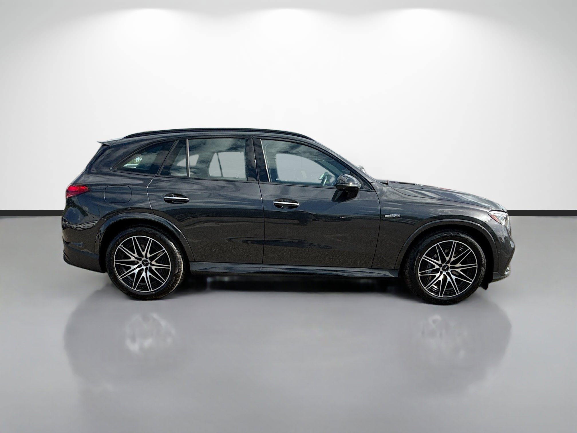 Used 2024 Mercedes-Benz GLC 43 AMG 4MATIC w/ Driver Assistance Package image 6