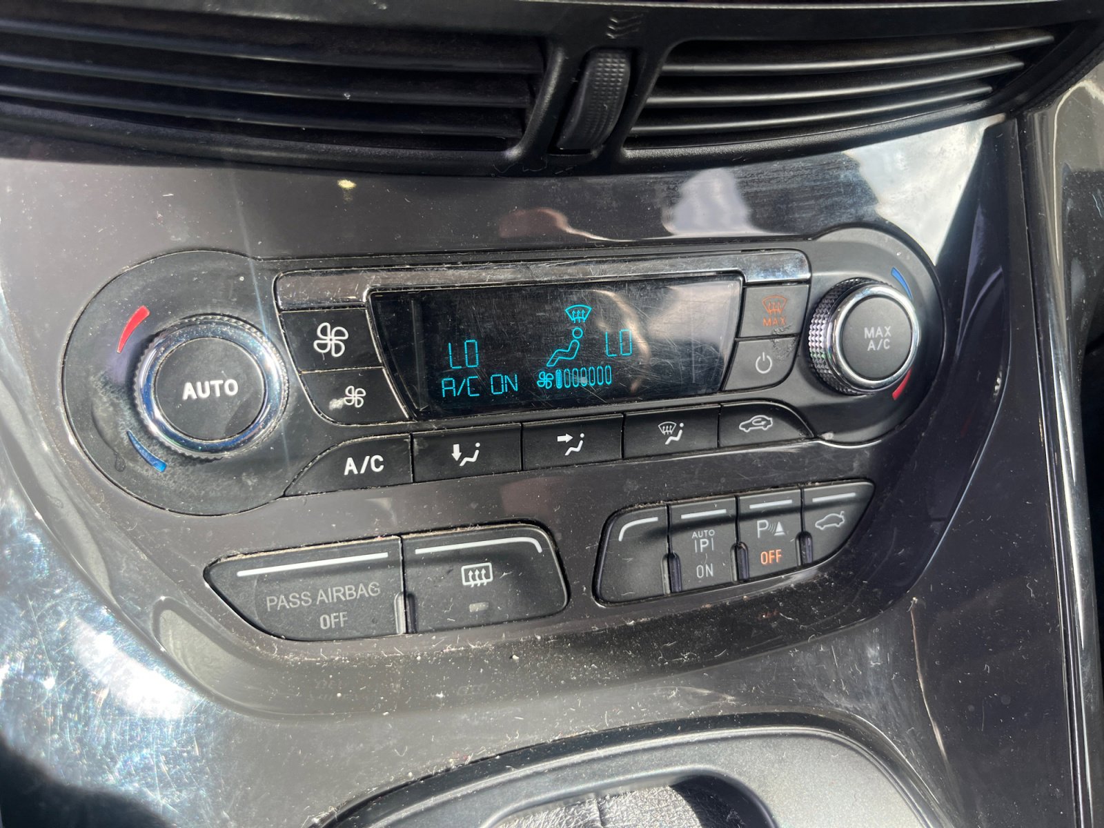 Used 2014 Ford Escape Titanium w/ Equipment Group 401A image 30