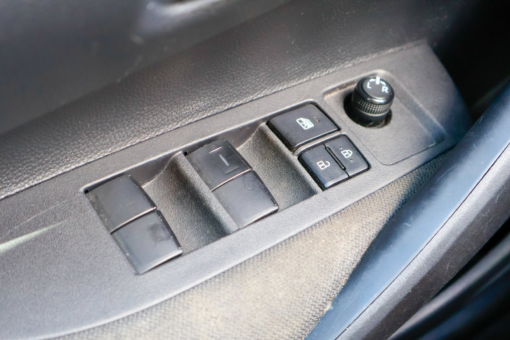 Used 2025 Toyota Corolla LE FWD image 18