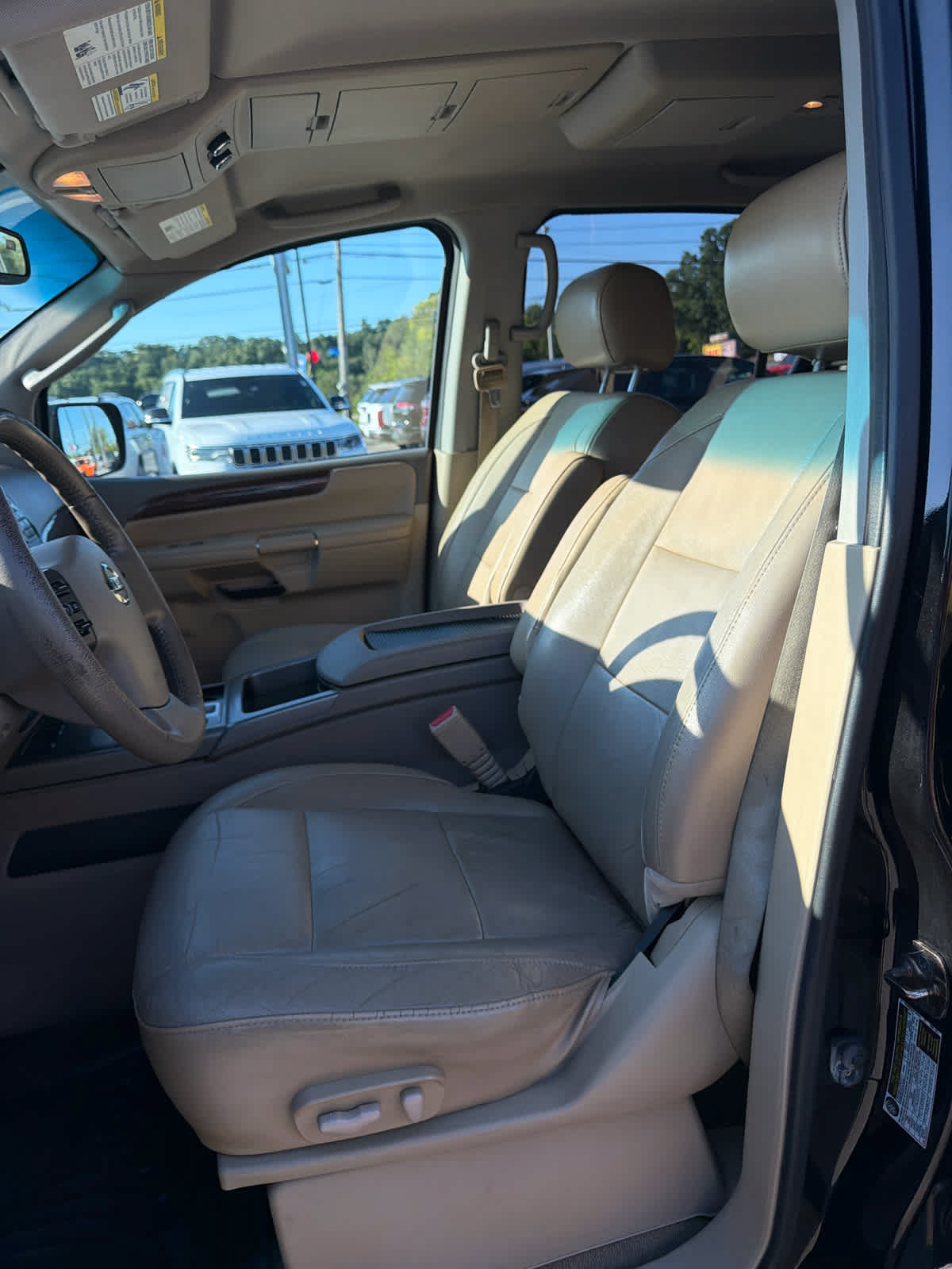 Used 2012 Nissan Armada SL AWD/4WD image 14