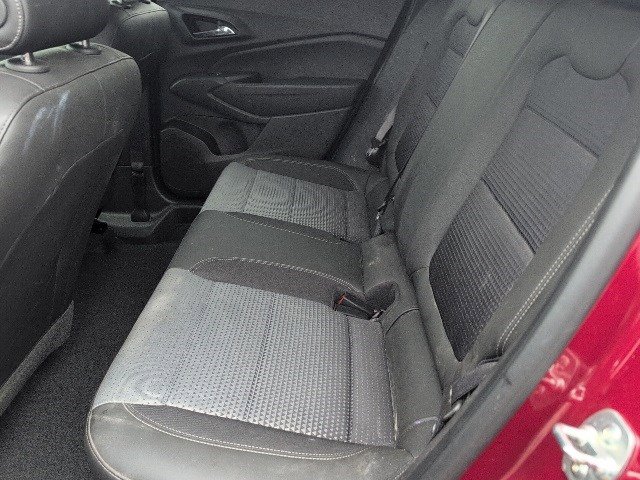 Used 2025 Chevrolet Trax LT w/ Driver Confidence Package image 13